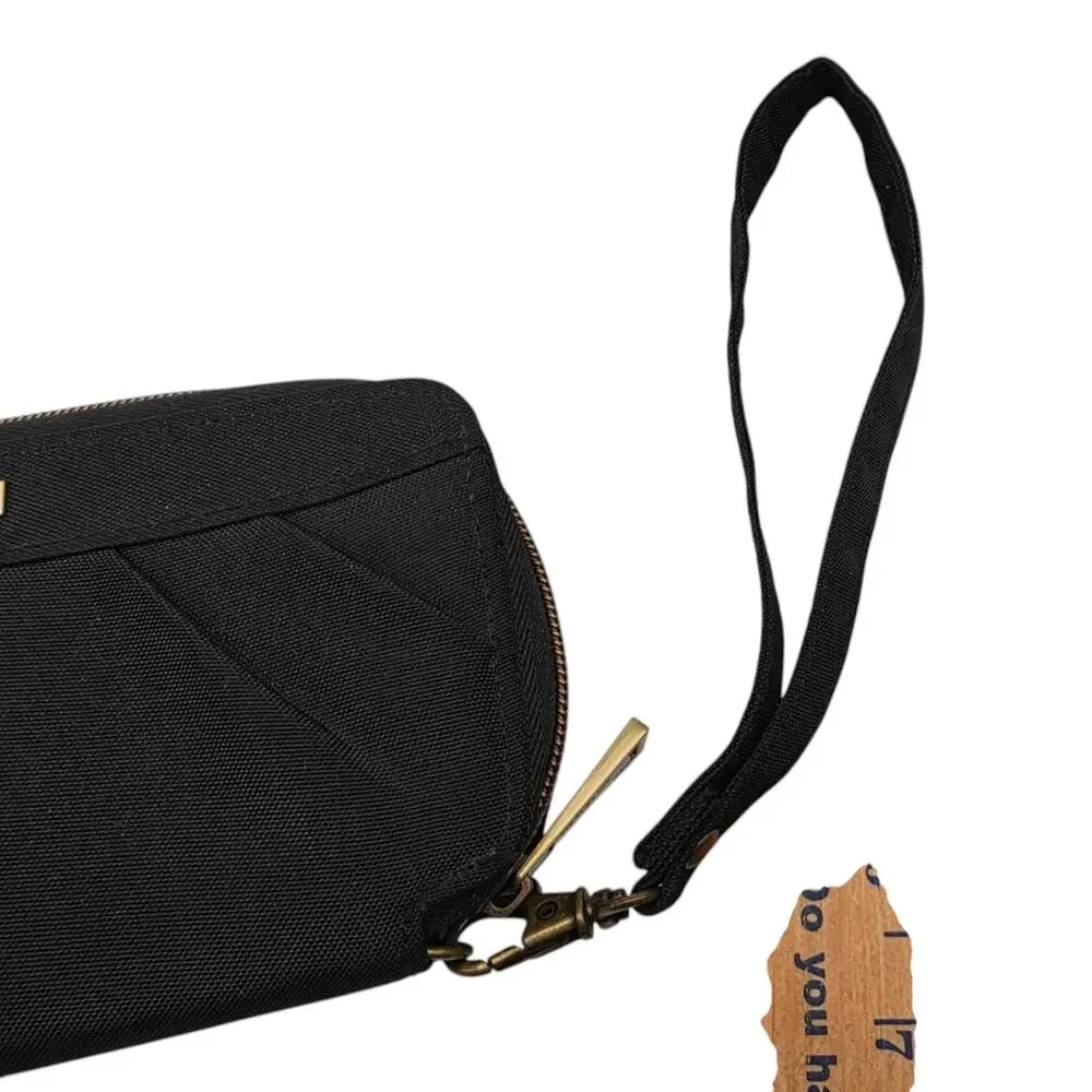 Travelon Zip Around Travel Wallet Black Wristlet Strap Nylon Small 7x4 Organize